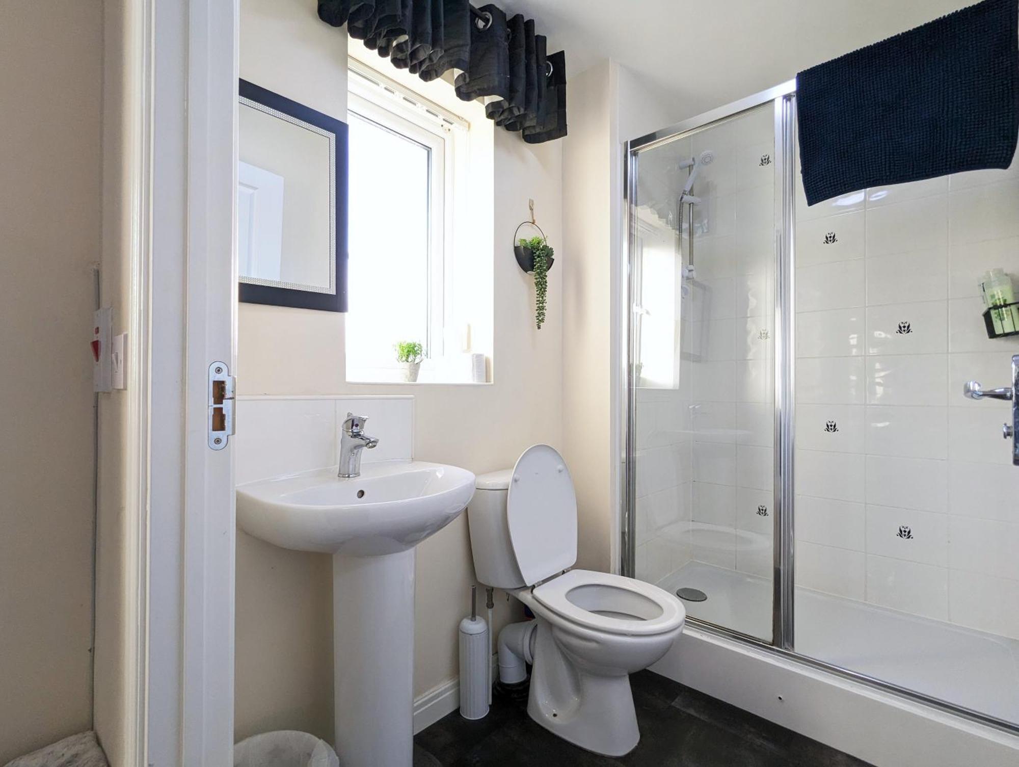 Guest Rooms Near City Centre Anfield Free Parking Liverpool Bagian luar foto