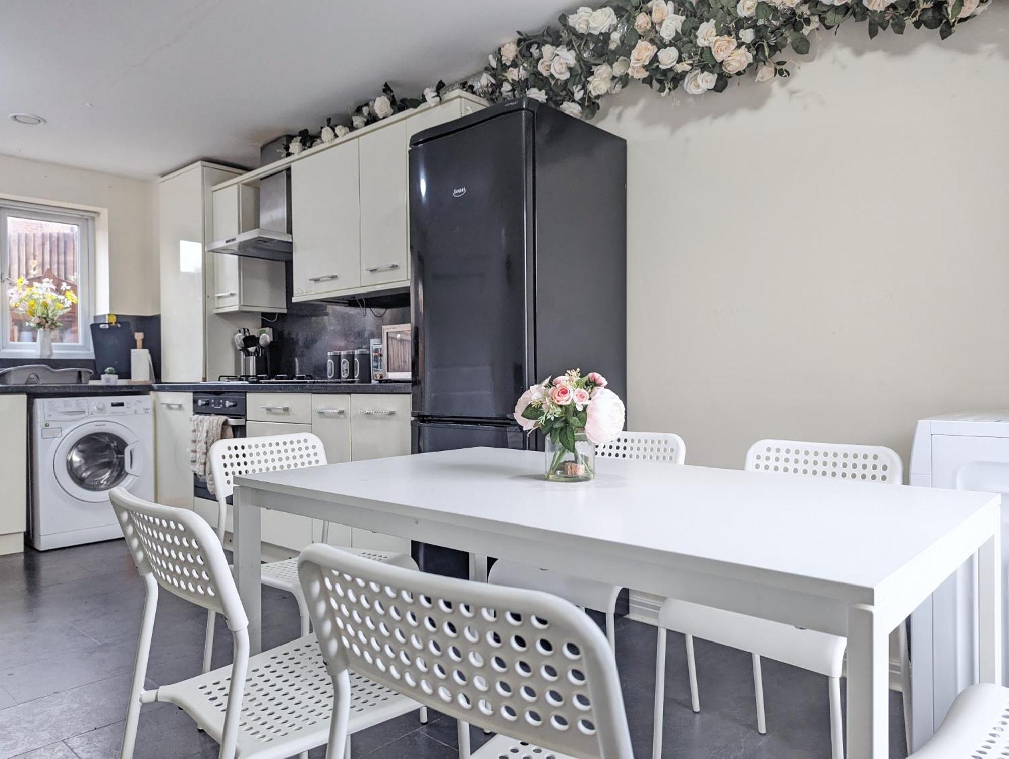 Guest Rooms Near City Centre Anfield Free Parking Liverpool Bagian luar foto