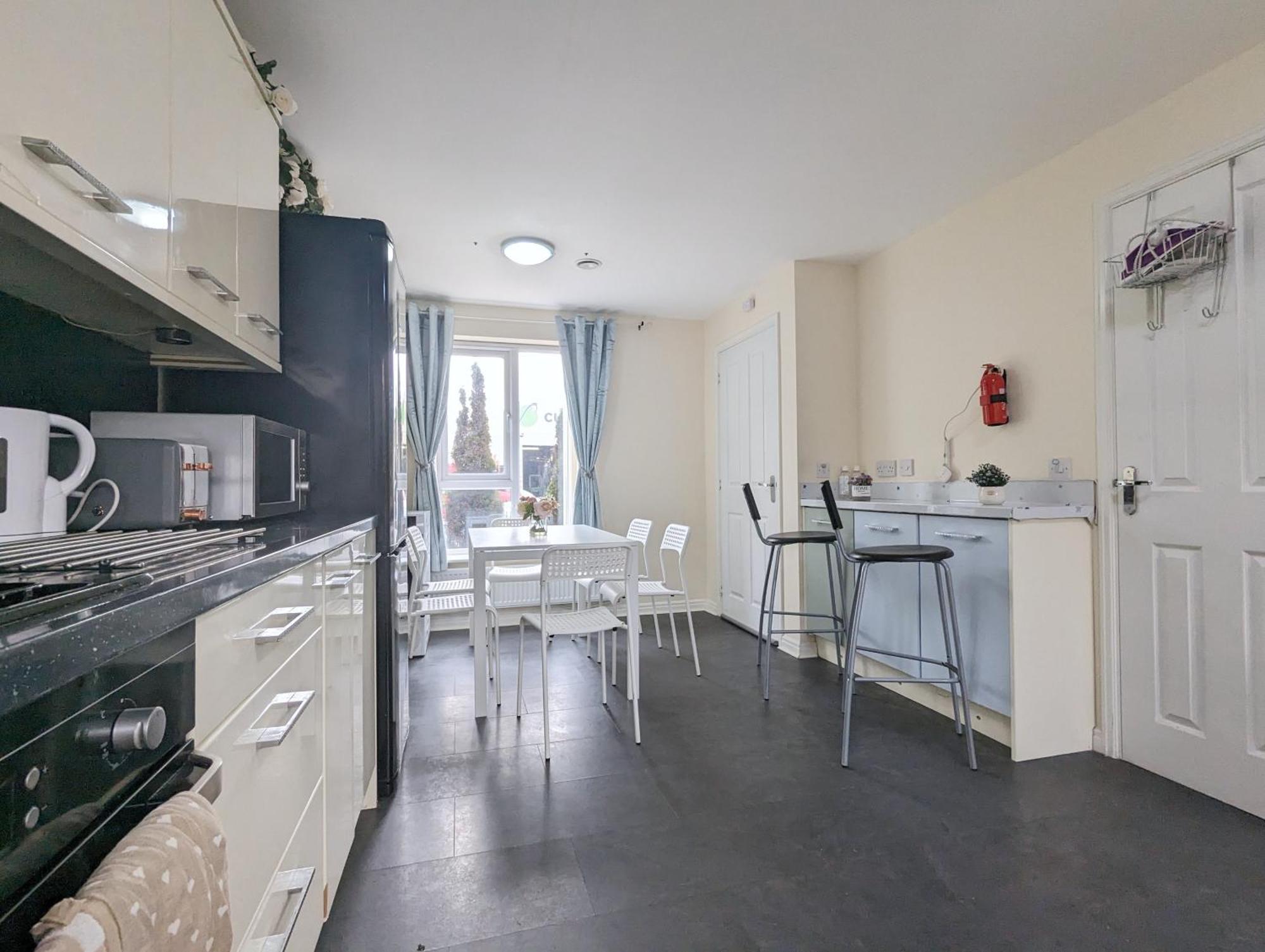 Guest Rooms Near City Centre Anfield Free Parking Liverpool Bagian luar foto