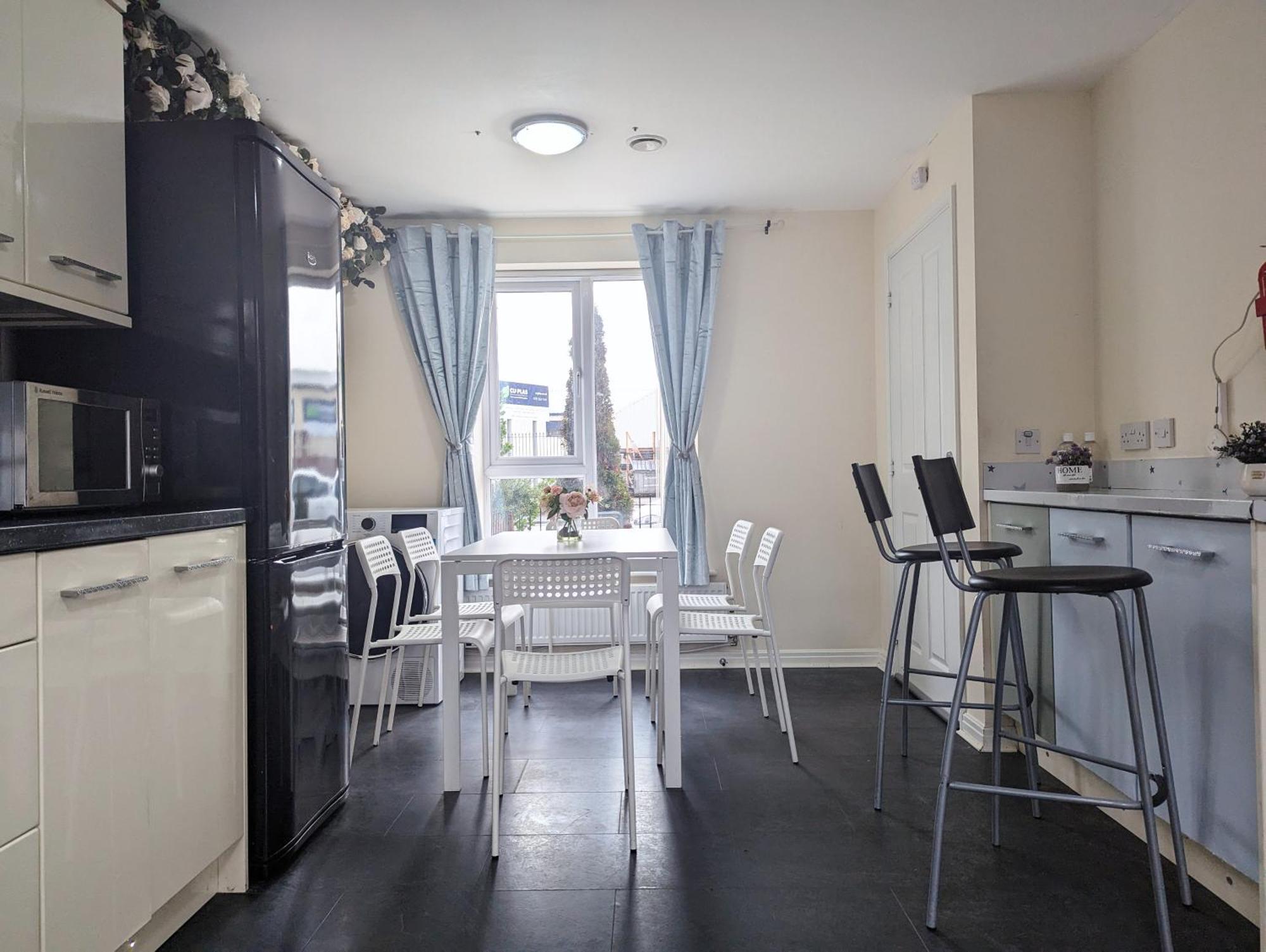 Guest Rooms Near City Centre Anfield Free Parking Liverpool Bagian luar foto