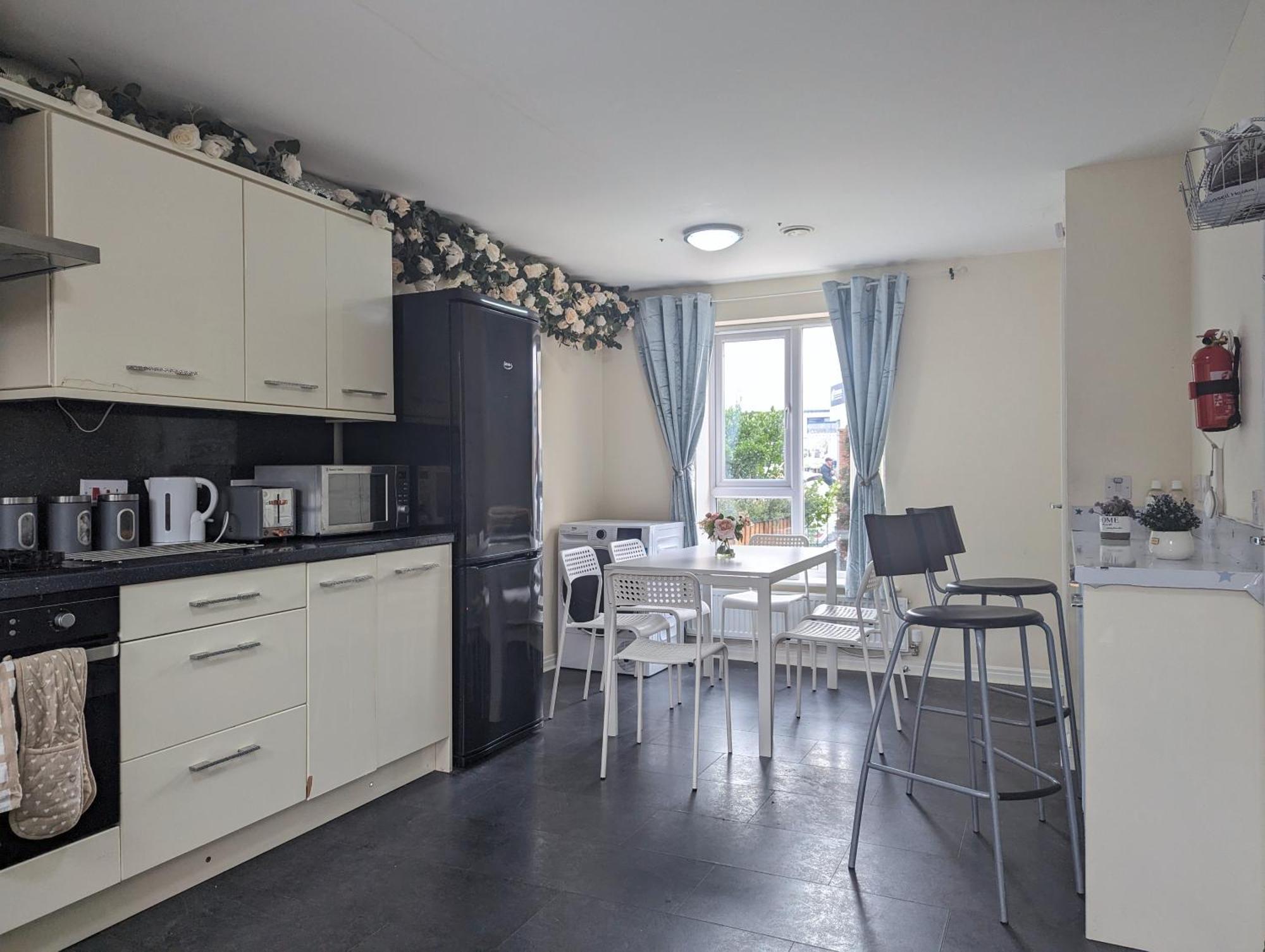 Guest Rooms Near City Centre Anfield Free Parking Liverpool Bagian luar foto