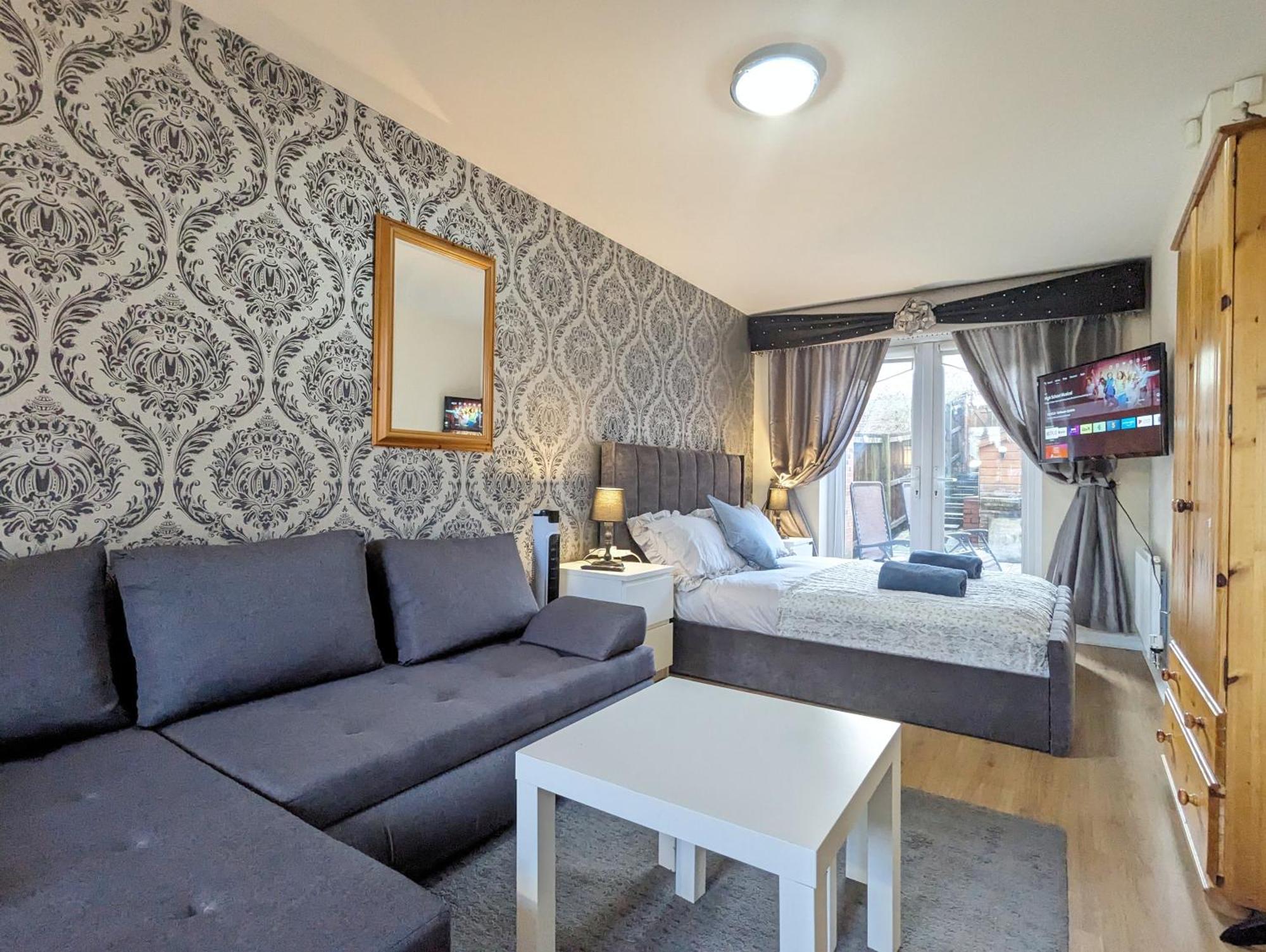 Guest Rooms Near City Centre Anfield Free Parking Liverpool Bagian luar foto